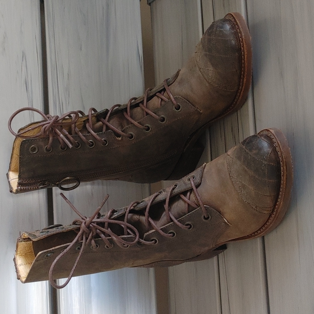 Justin-Rugged brown boots size 7